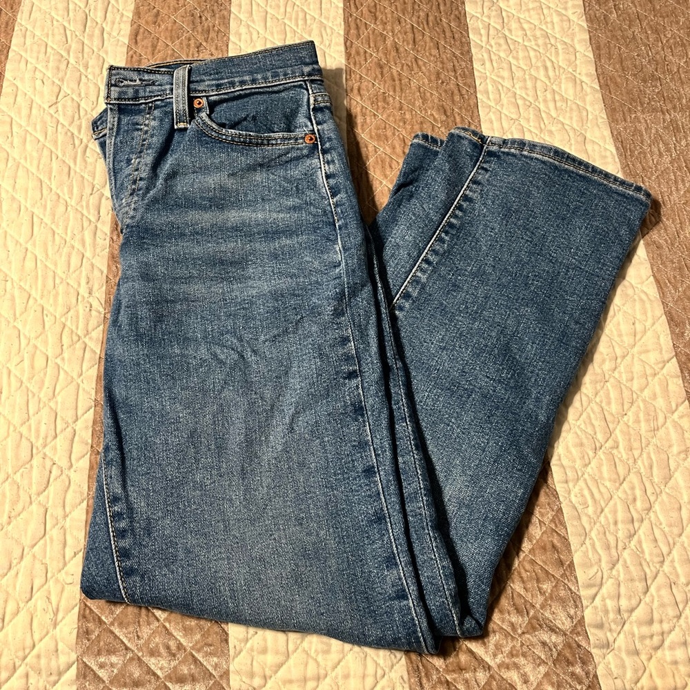 Levi’s Wedgie Straight Jeans. Size 28. Gently worn.